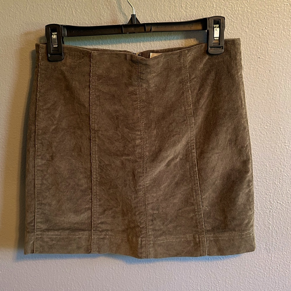 Jolt corduroy skirt Olive Green. Size SMALL.